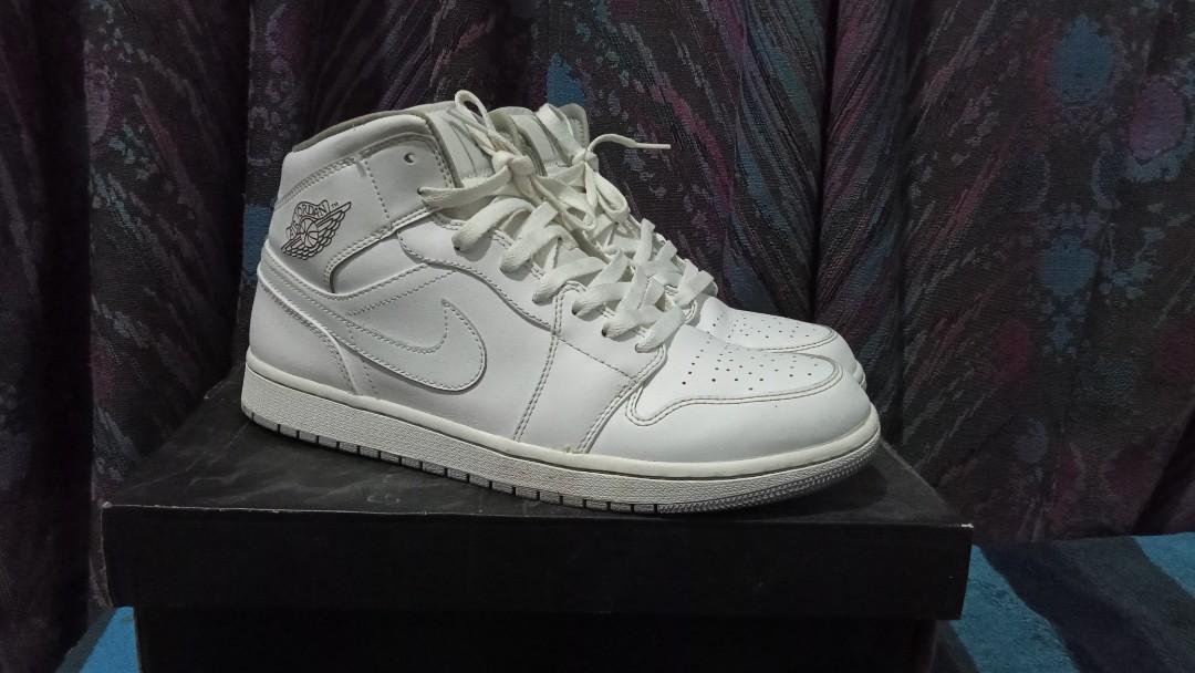 Air jordan 1 retro top mid white wolf grey