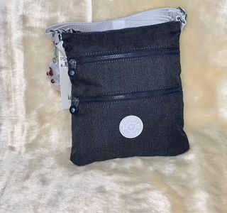 (Category: ) located in . Submitted by cfindsthecheapestusitems (Listing ID 1090571552, Image 1). Description: .