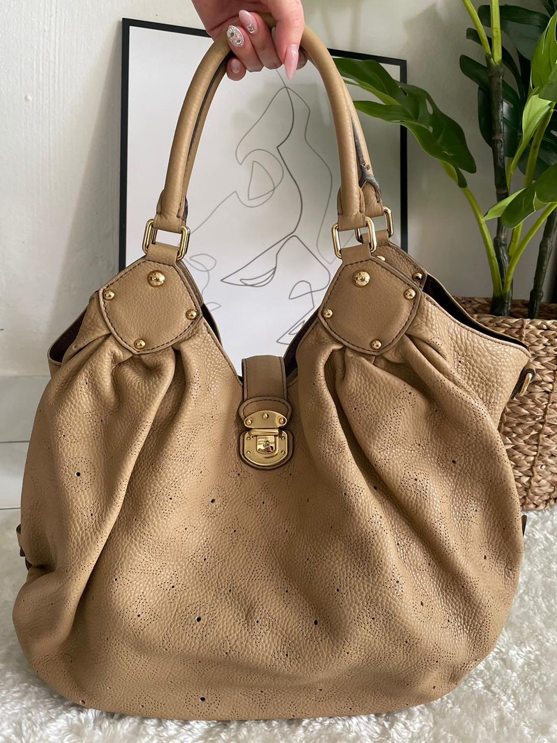 Louis Vuitton Mahina Leather Bag (Cream/Beige)