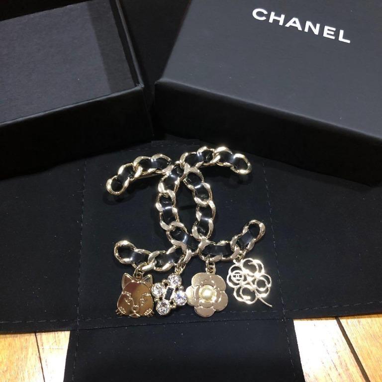 PRELOVED] Authentic Chanel XL Calfskin Chain CC Charm Brooch Cat