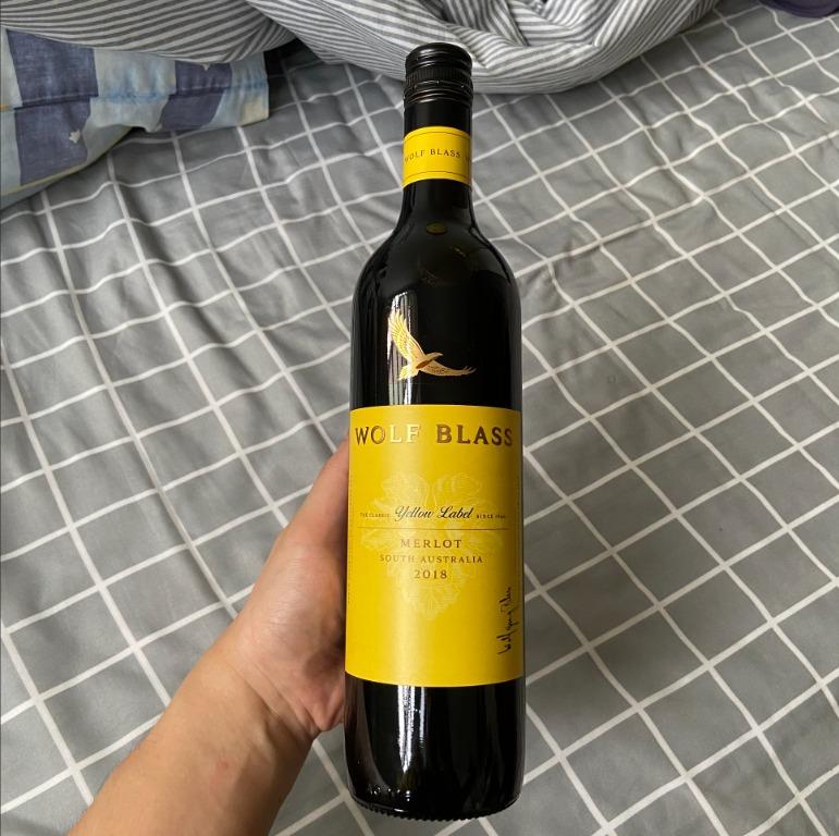 RED WINE] Yellow Label Merlot (WOLF BLASS), 13.5%, 750ml ...