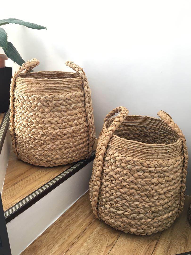 Seagrass Hampers (Category: Laundry Baskets) located in Santa Rosa. Submitted by justboho (Listing ID 1090515488, Image 1). Description: H -18 inches Top D.-15 inches Body-57 inches Base-17.5 inches Jumbo Hamper, good for 1 week laundry😂.