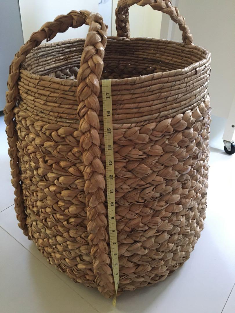Seagrass Hampers (Category: Laundry Baskets) located in Santa Rosa. Submitted by justboho (Listing ID 1090515488, Image 2). Description: H -18 inches Top D.-15 inches Body-57 inches Base-17.5 inches Jumbo Hamper, good for 1 week laundry😂.