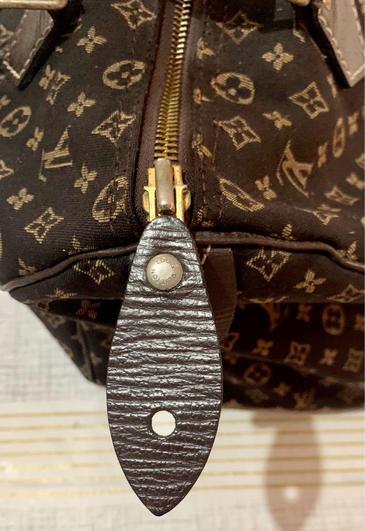 Speedy 30 Mini Lin (Category: Purses & Pouches) located in Muntinlupa City. Submitted by charm_alberto (Listing ID 1090595185, Image 3). Description: Bought preloved for 3,500 No code but looks and feels exactly the same as the original No major flaws just signs of usage *last photo not mine.