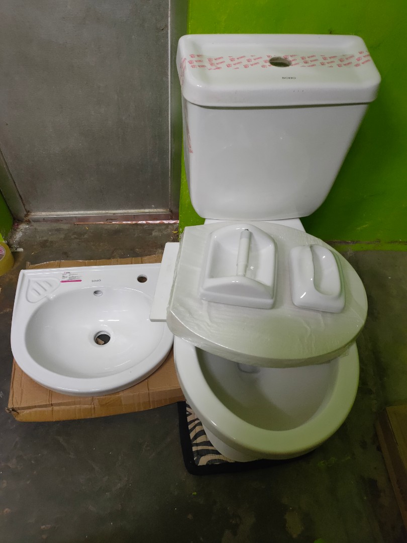 Toilet bowl set kitchen sink stove, Furniture & Home Living, Bathroom