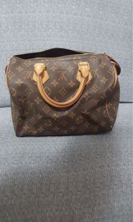 (Category: ) located in . Submitted by basicapparel (Listing ID 1090604203, Image 1). Description: .