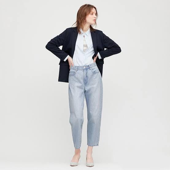 uniqlo slouch ankle jeans, Fesyen 