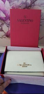 Valentino Garavani I16 3-fold woman wallet (Brand new in box)