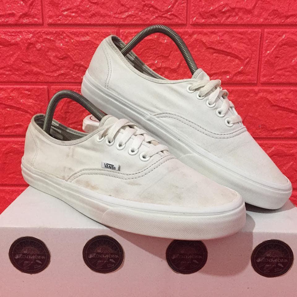 vans authentic triple red