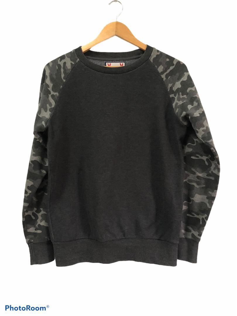 Vintage Moncler Gamme Bleu Camo Sweatshirt Men s Fashion Coats