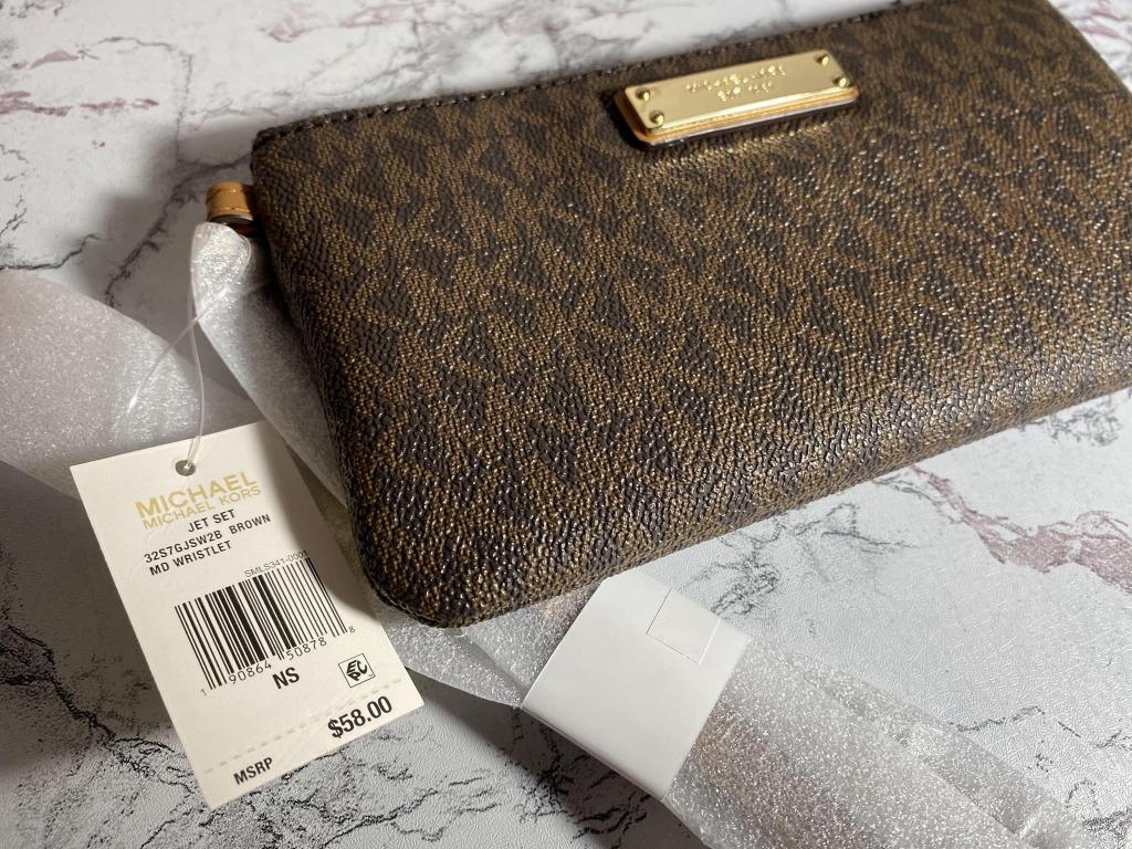 Signature jet set cheap item medium wristlet