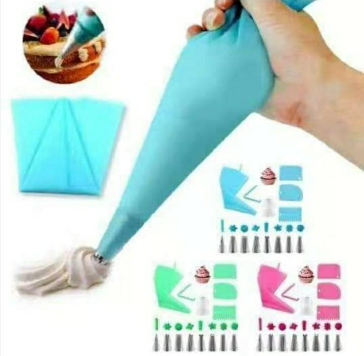 Baking Set ( Icing Set and Pastry Cutter Set ) (Category: Bakeware) located in Quezon City. Submitted by marieleone (Listing ID 1090708129, Image 2). Description: Item availability may be on hand or depends on stocks supply. Item, if not available, will be pre-ordered. Some items are fast-moving/easily sold. I suggest no rush shipping please. No worries if item is on hand, buyer can book same day delivery right away..