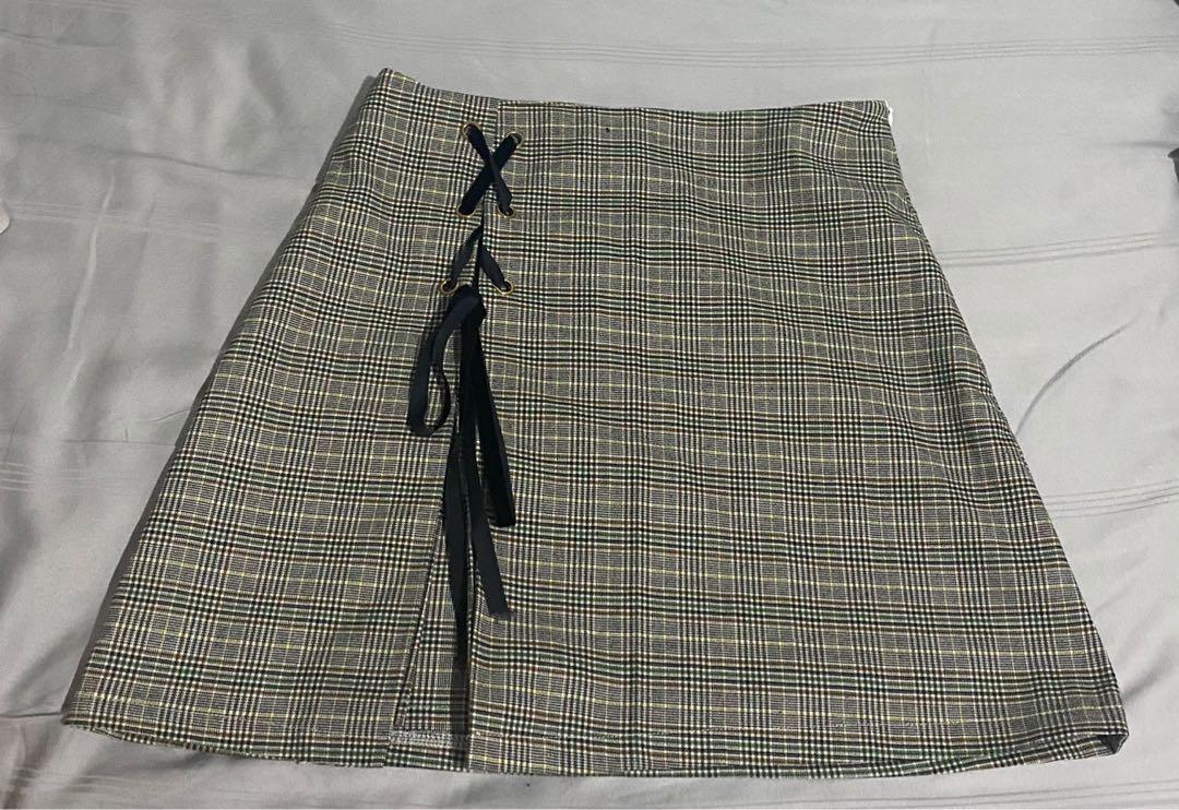 Boohoo Plaid Skirt, Women's Fashion 