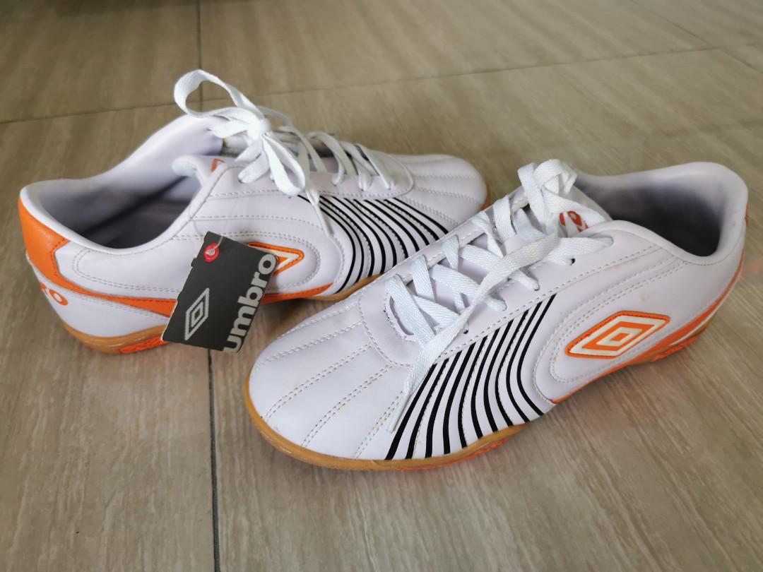 Brand New Umbro Futsal Shoes Size UK8 9 US9 10 EU42 43 Men s