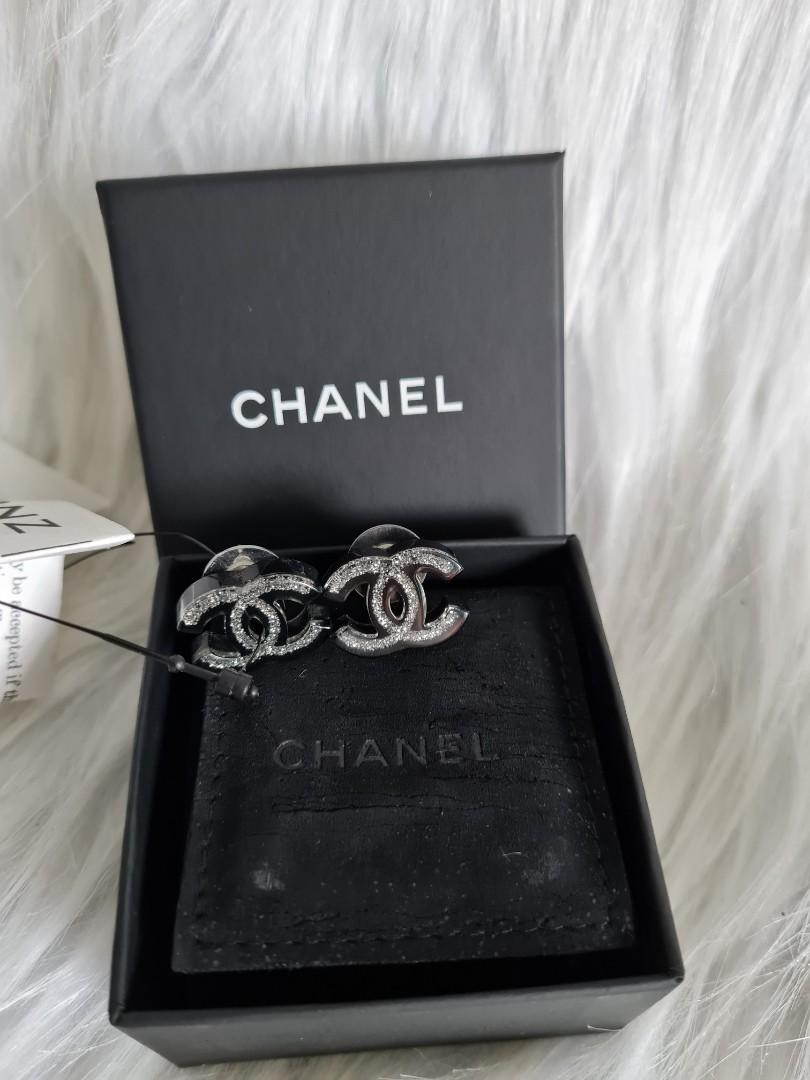 Chanel interlocking c earrings store