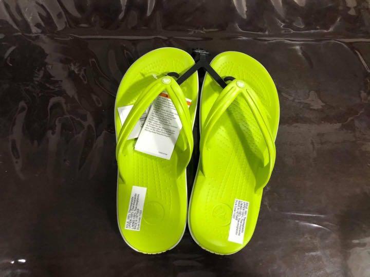 crocs green slippers