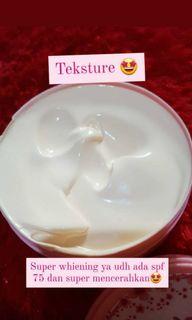 DAY LOTION SUPER WHITENING SEKALI PAKE LANGSUNG TERLIHAT PUTIH NYA  MAKIN DIPAKE MAKIN PUTIH. FULL WHITENING