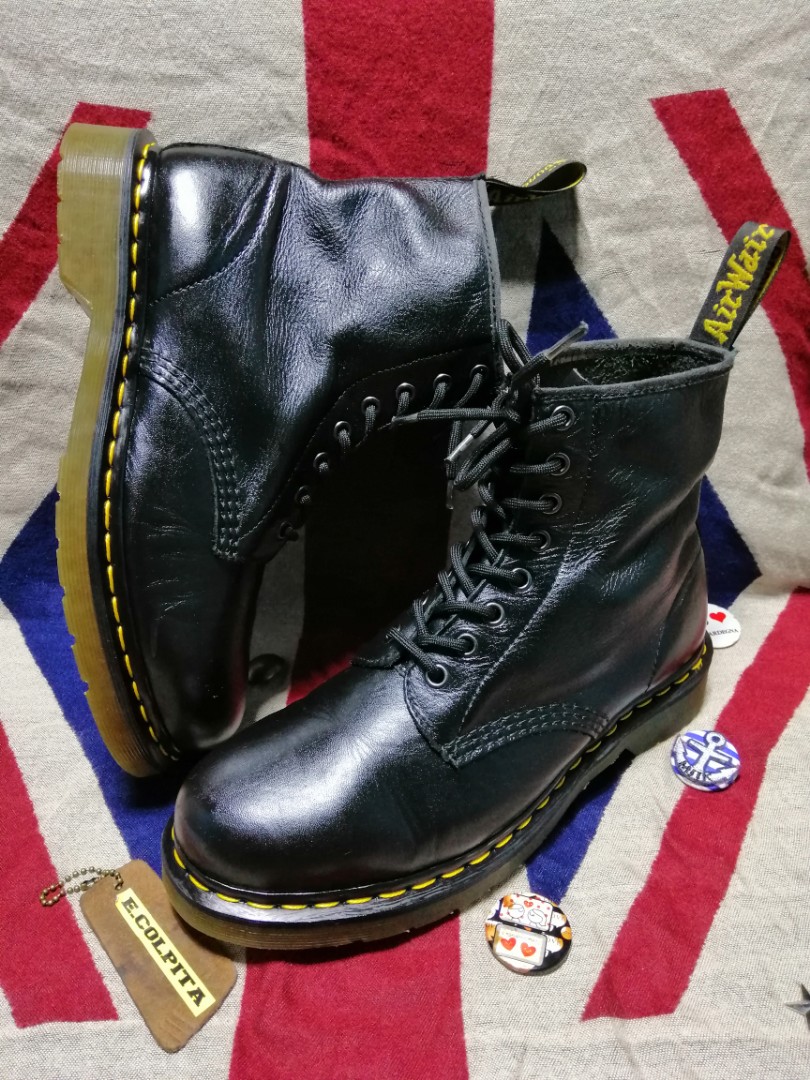 DR. MARTENS 11822, Men's Fashion, Footwear, Boots on Carousell