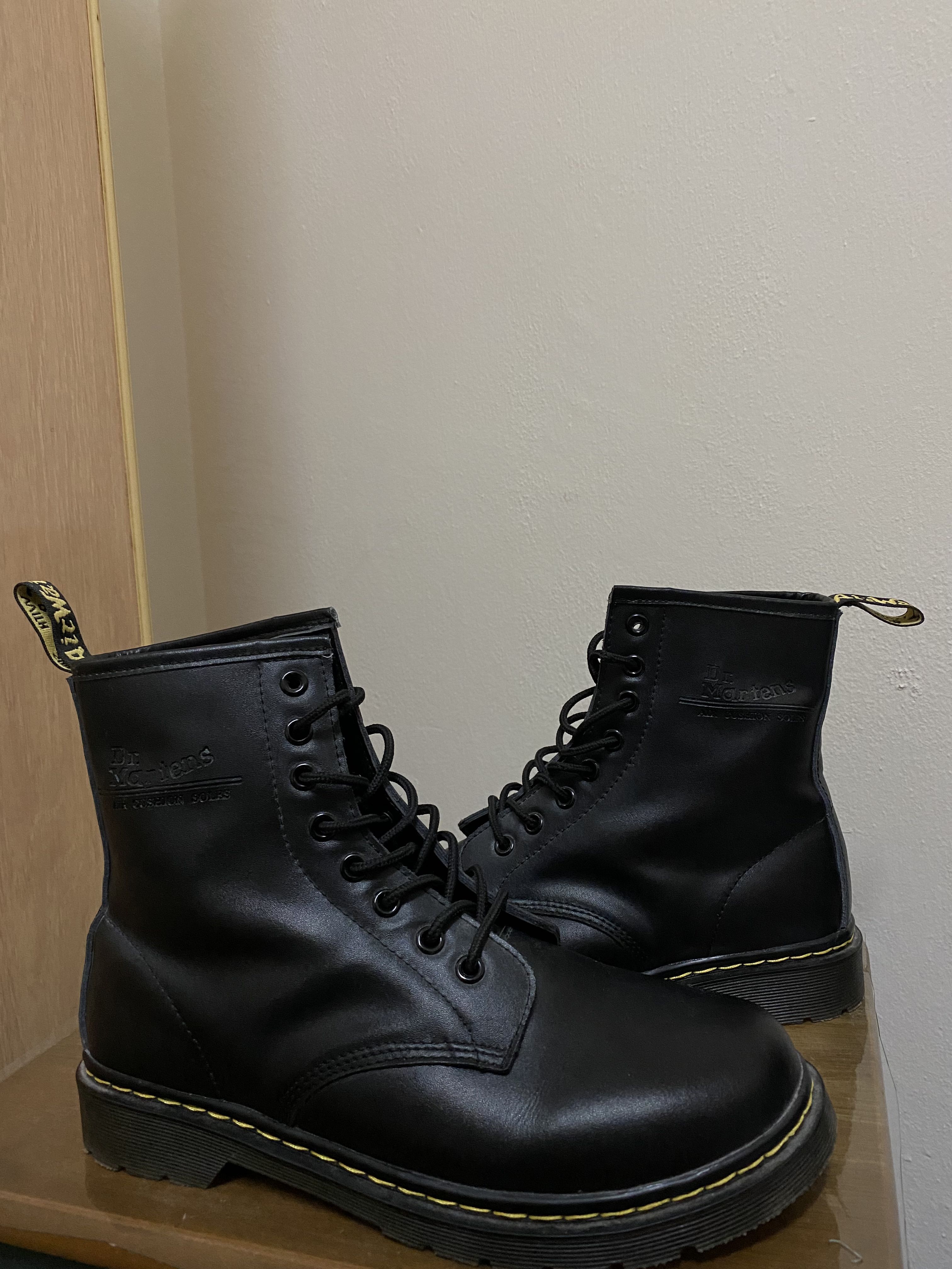 dr martens boots 1460