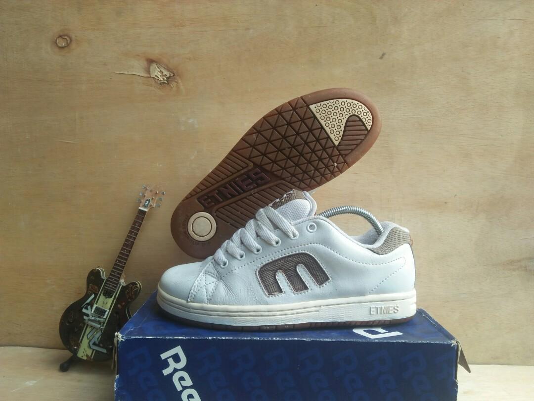 Sepatu etnies skateboard clearance