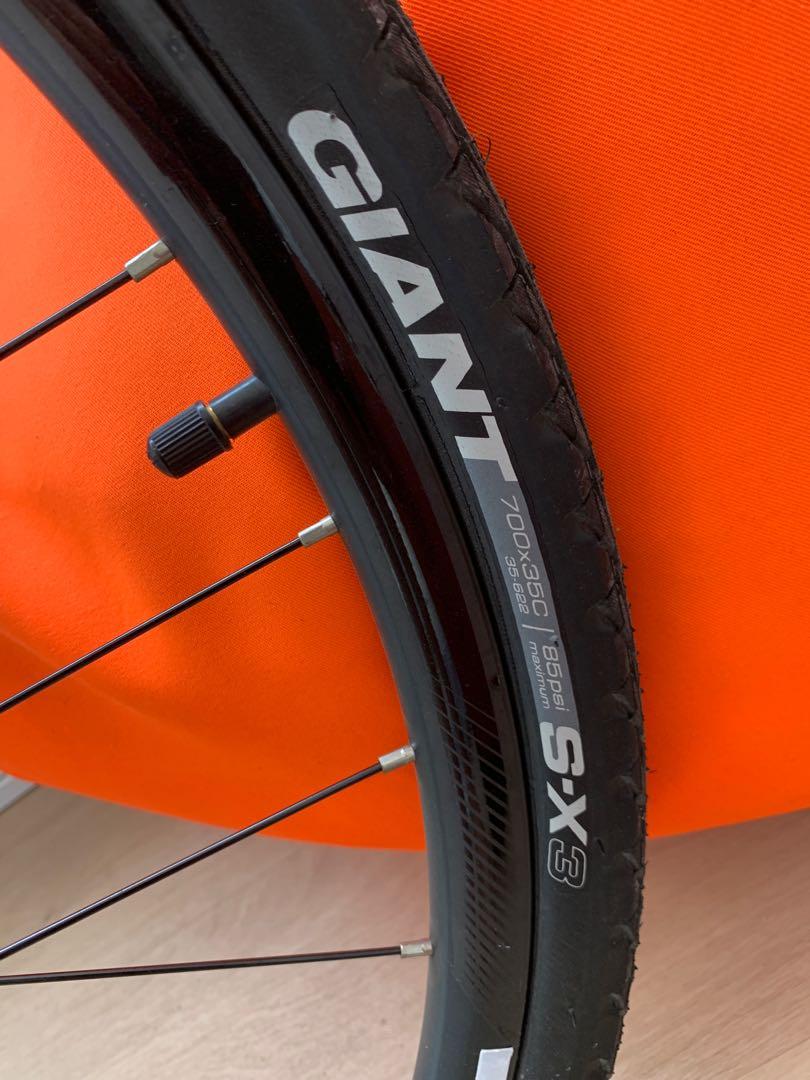 Giant Escape 1, Sports Equipment, Bicycles & Parts, Bicycles on Carousell