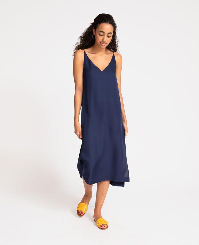 Grana v hot sale neck slip dress