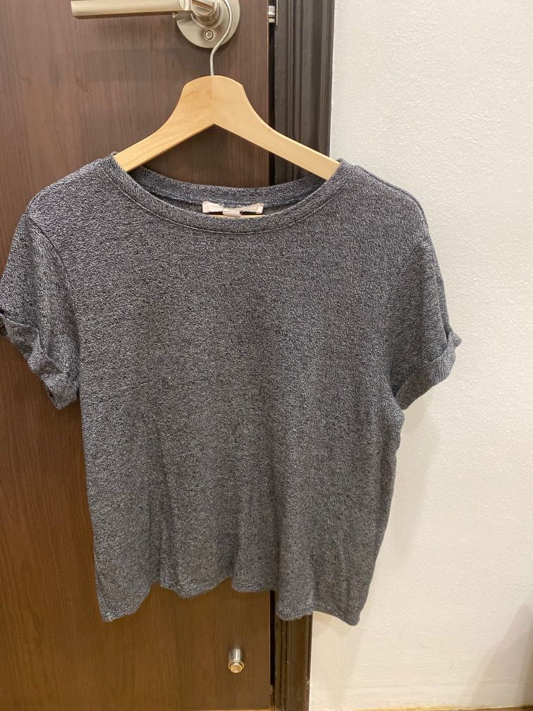 grey tee