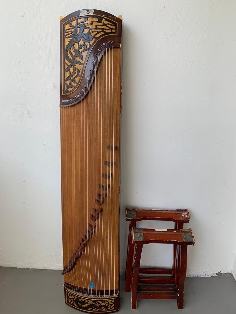 guzheng with stand, Hobbies & Toys, Music & Media, Musical Instruments