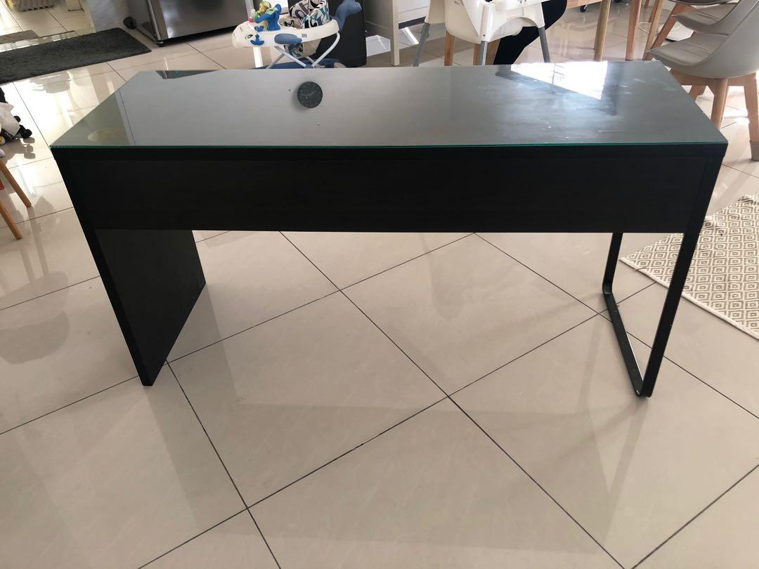 Ikea micke outlet glass top