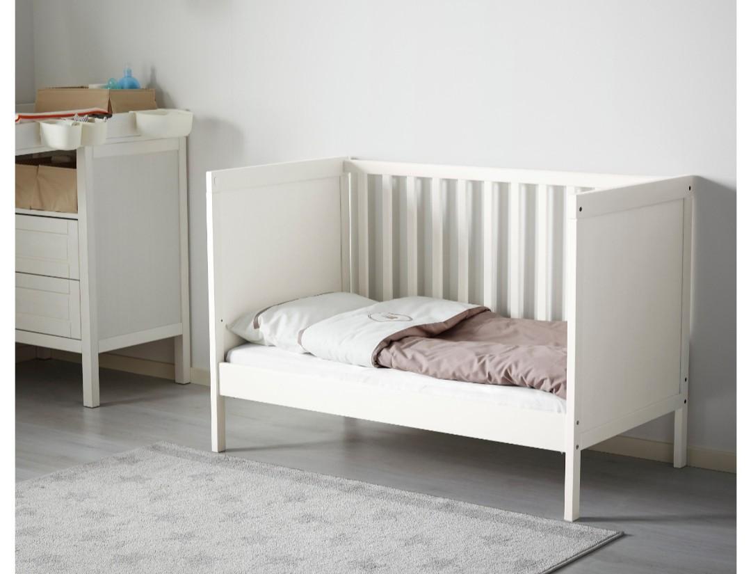 Ikea toddler bed (with drawer set), 傢俬＆家居, 傢俬, 床架及床褥 Carousell