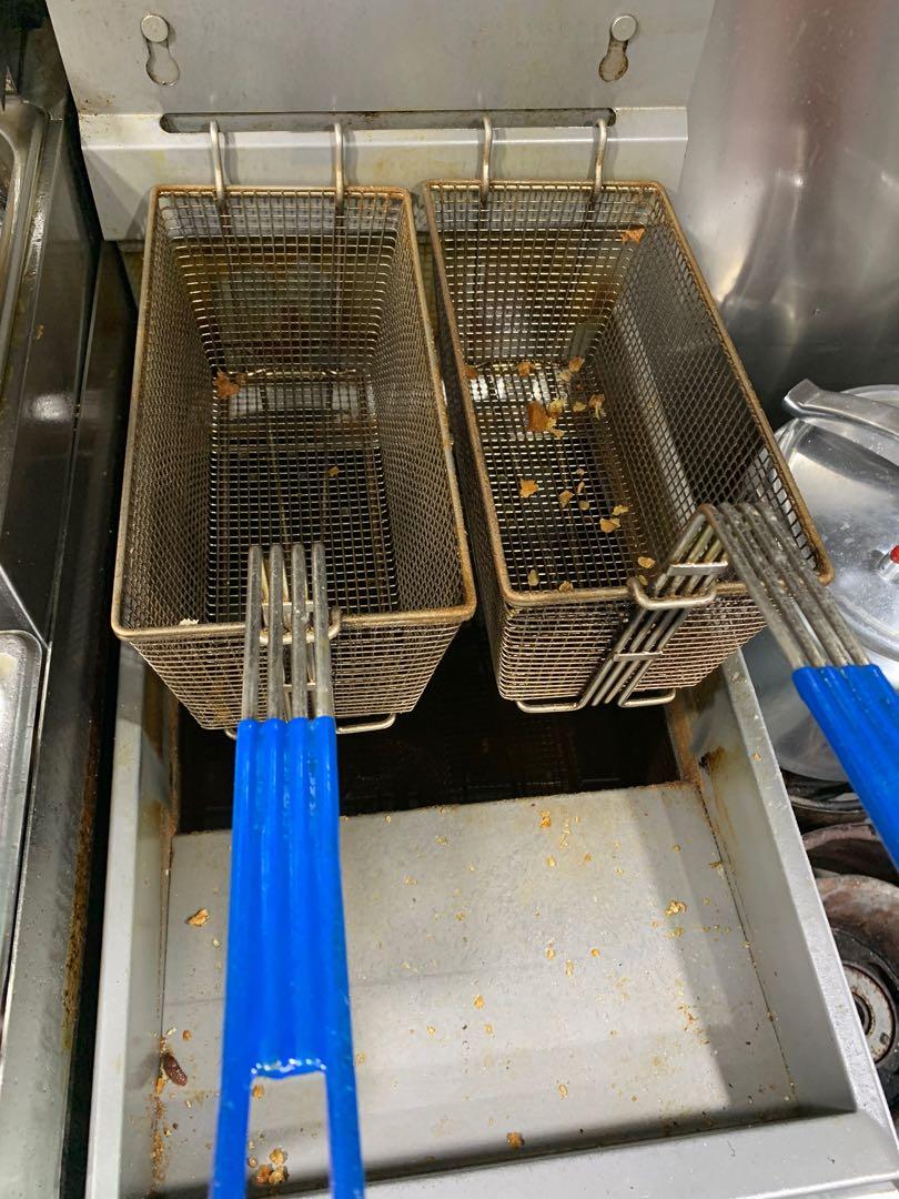 Kenji Deep Fryer (8month old), TV & Home Appliances, Kitchen