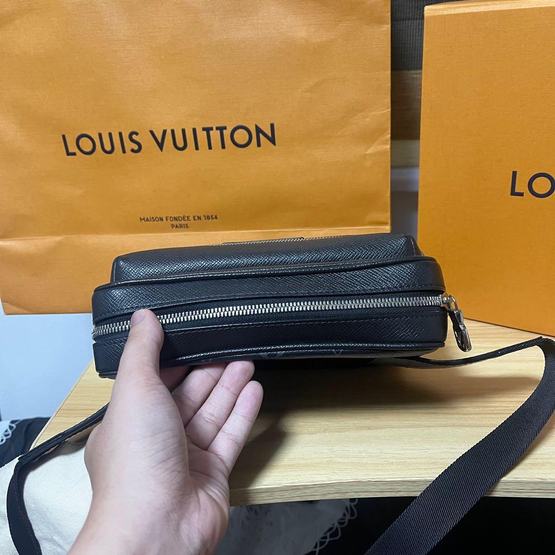 Louis Vuitton Taigarama Monogram Eclipse Outdoor Bumbag Fanny Pack Waist Bag  Brown ref.294369 - Joli Closet
