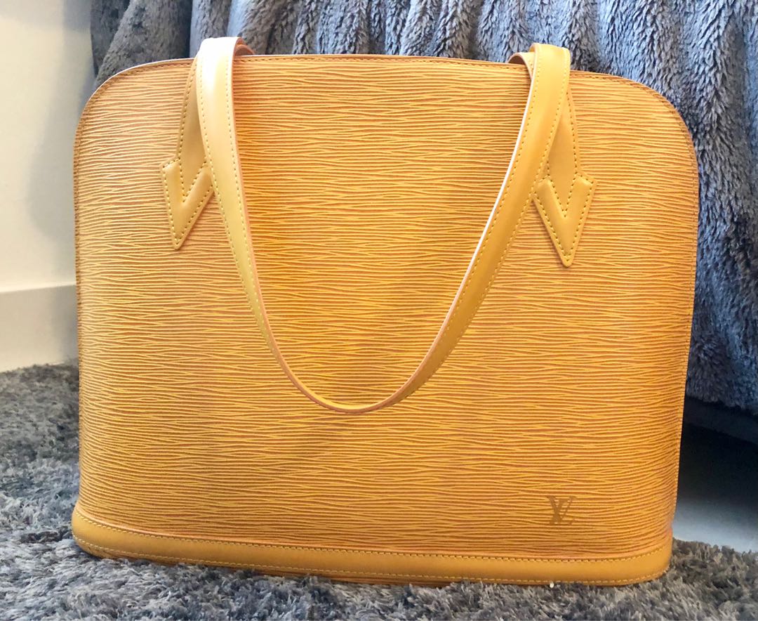 Louis Vuitton Vintage - Epi Lussac Bag - Yellow - Leather and Epi