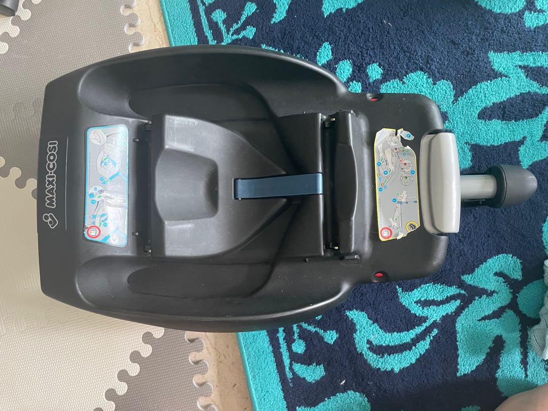Maxi Cosi car seat Easy fix, & Kids, Going Out, Car on Carousell
