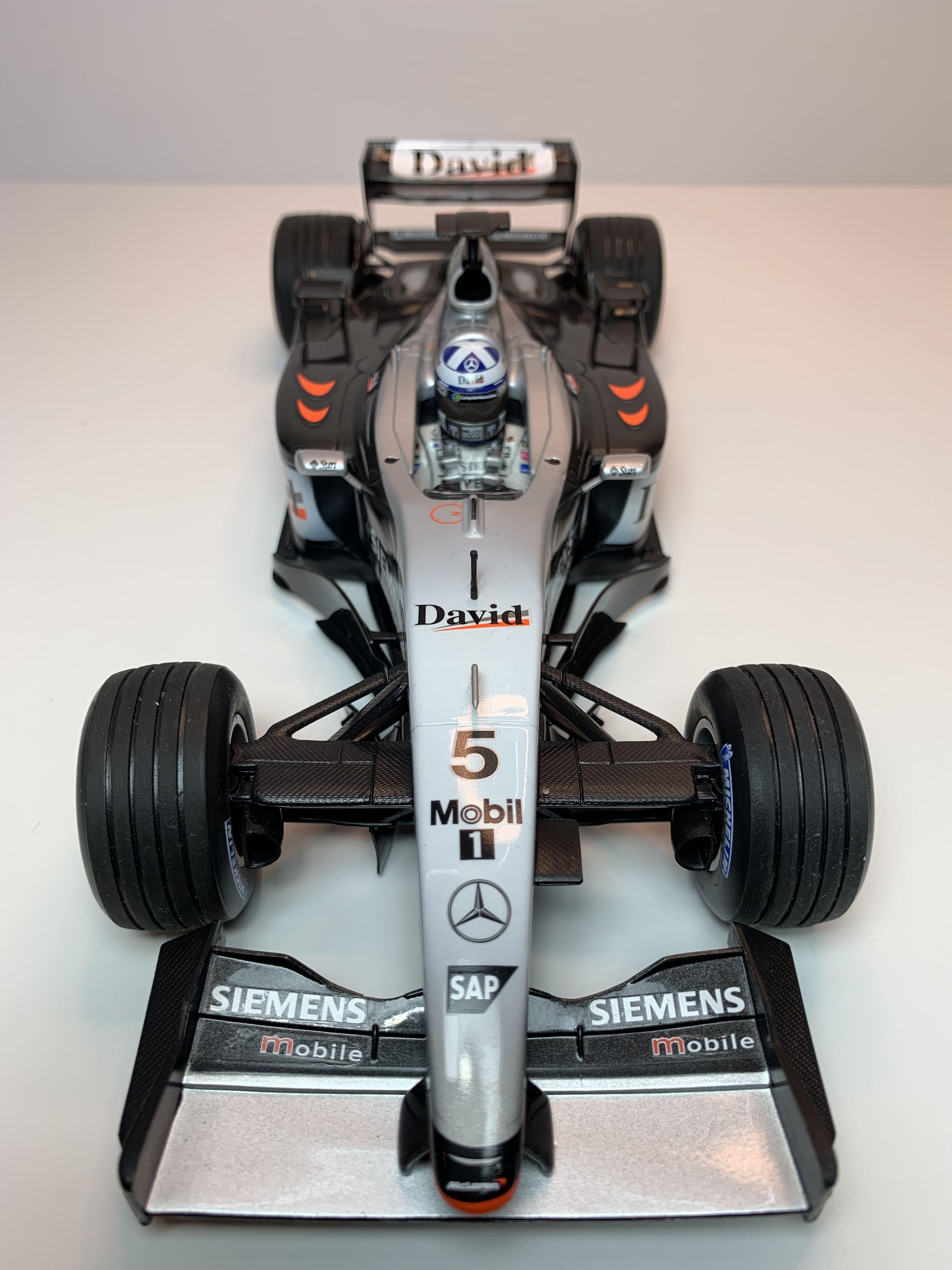 Minichamps 1/18 West McLaren MP4/17 - David Coulthard (free