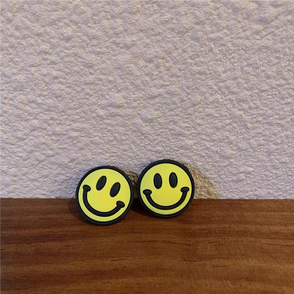 Minimalist Clips for Crocs, Women's Fashion, Footwear, Sandals on Carousell