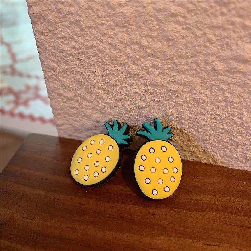 Minimalist Clips for Crocs, Women's Fashion, Footwear, Sandals on Carousell