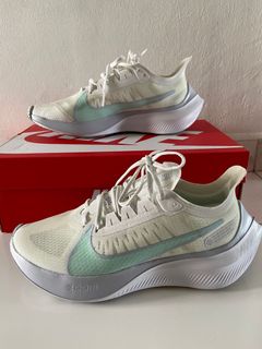 zoom fly gravity