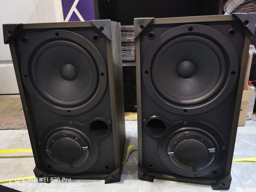 Pioneer CS-V11 2way speakers (Category: Soundbars, Speakers & Amplifiers) located in Caloocan City. Submitted by Lan_cab (Listing ID 1090844006, Image 2). Description: Pioneer CS - V11 2 way 150w 6.3 ohms Made in japan All original No repairs "Japan surplus" P7, 000.