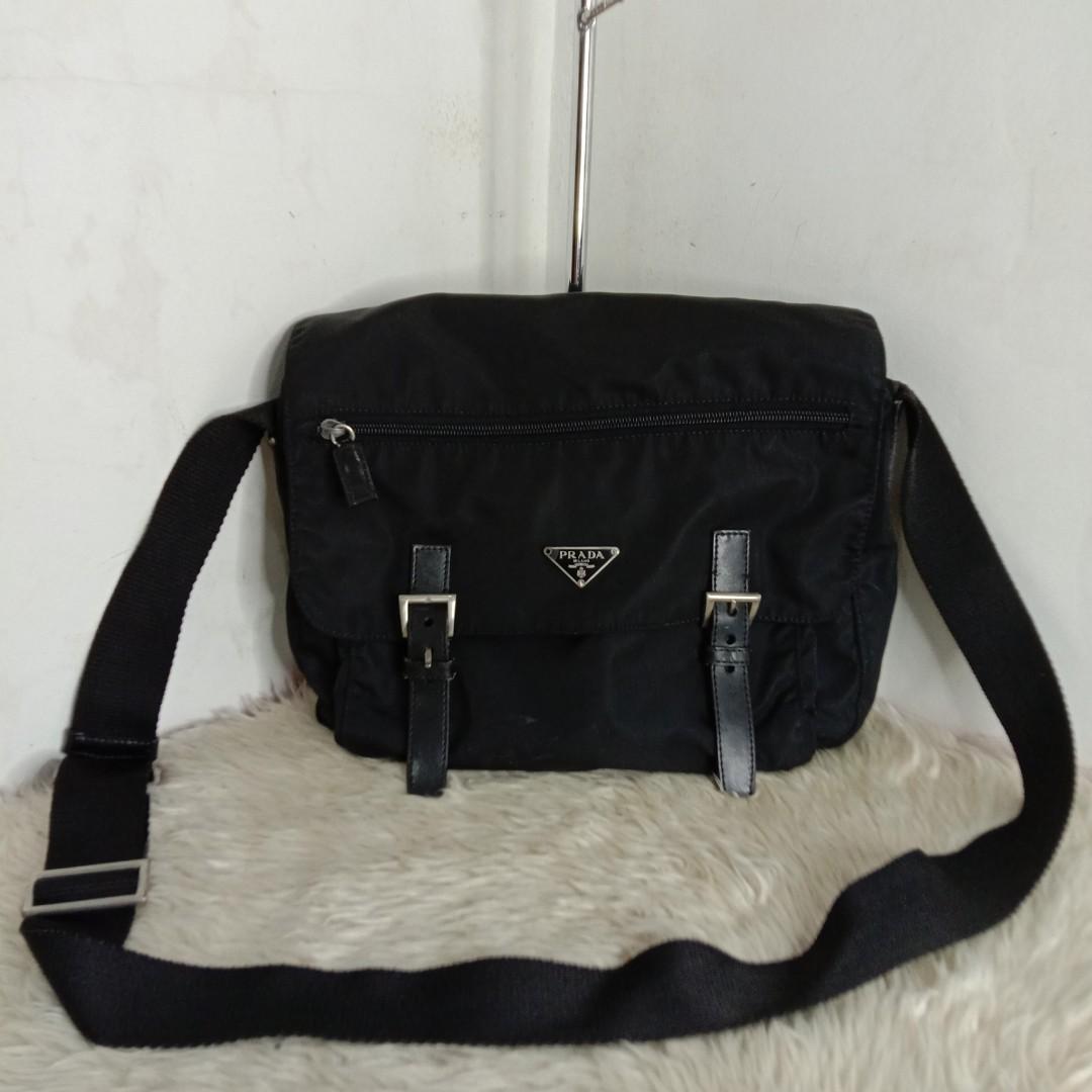 Authentic Prada Black Saffiano Leather Messenger Bag, Luxury, Bags &  Wallets on Carousell