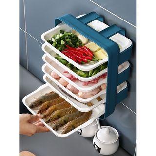 Rak dinding saat memasak di dapur