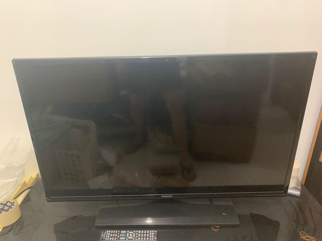 Samsung 39 inch TV, TV & Home Appliances, TV & Entertainment, TV on