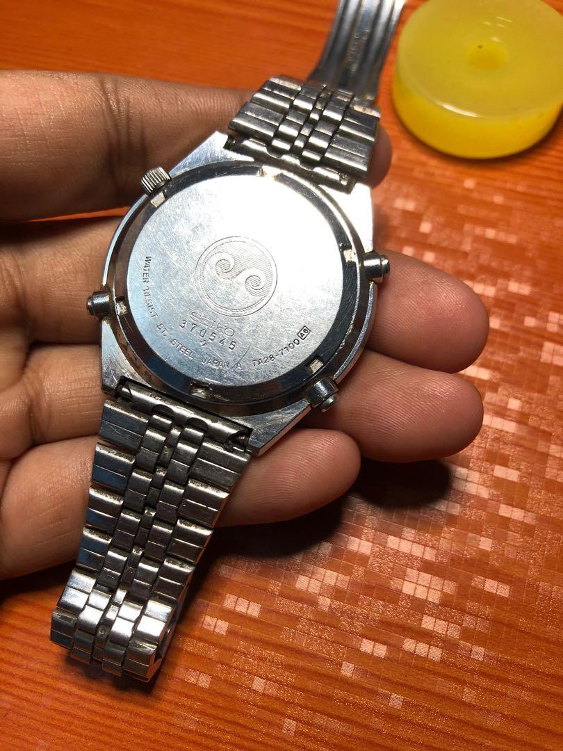 Seiko 7A28-7100 chronograph quartz, Men's Fashion, Watches & Accessories,  Watches on Carousell