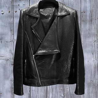 （分類：）位於 。 由 alan_mcqueen_plasticism 提交（商品編號 1090867621，圖片 1）。簡介： 。
