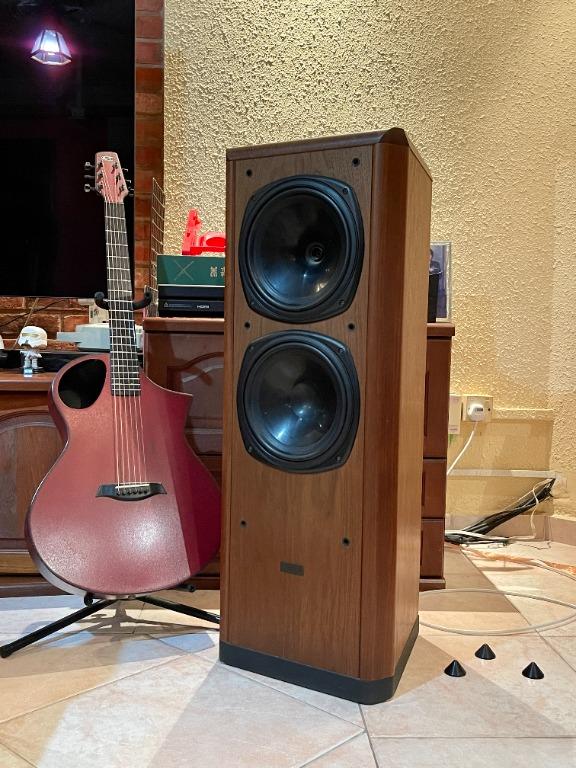 Tannoy D700 Floorstanding Speakers. (Tags Harbeth, B&W, Dynaudio