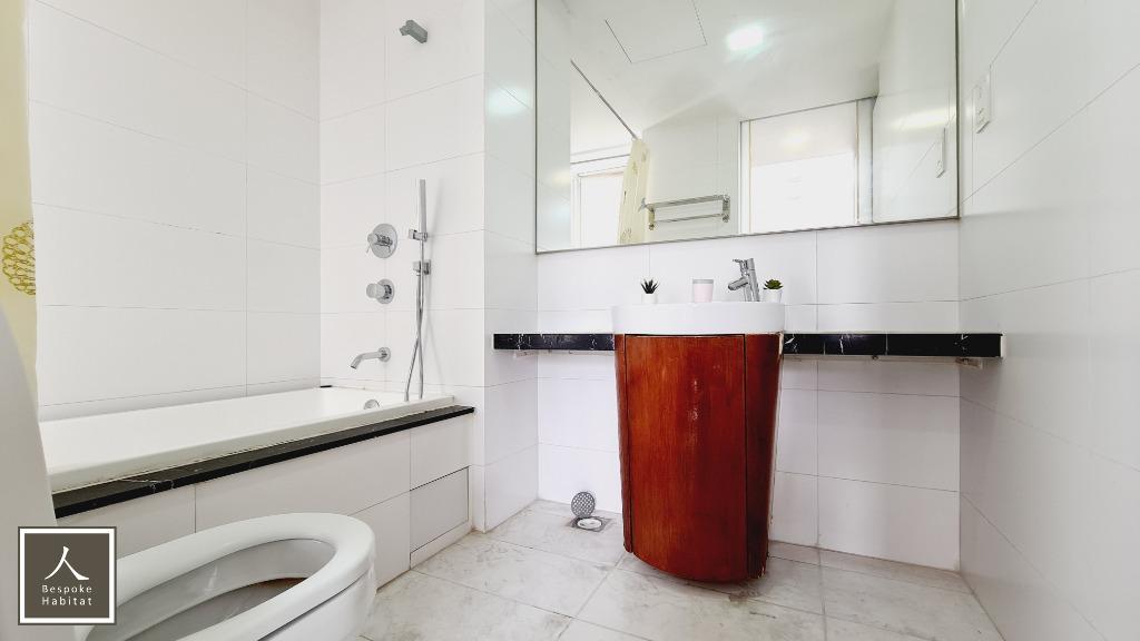 The Centris Condominium 2 mins walk to JS8 Boon Lay MRT, Property