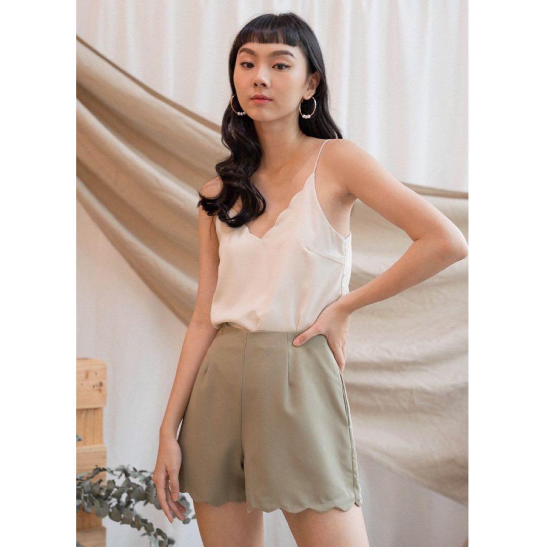 The Willow Label Avery Scallop Shorts Moss, Women's Fashion, Bottoms