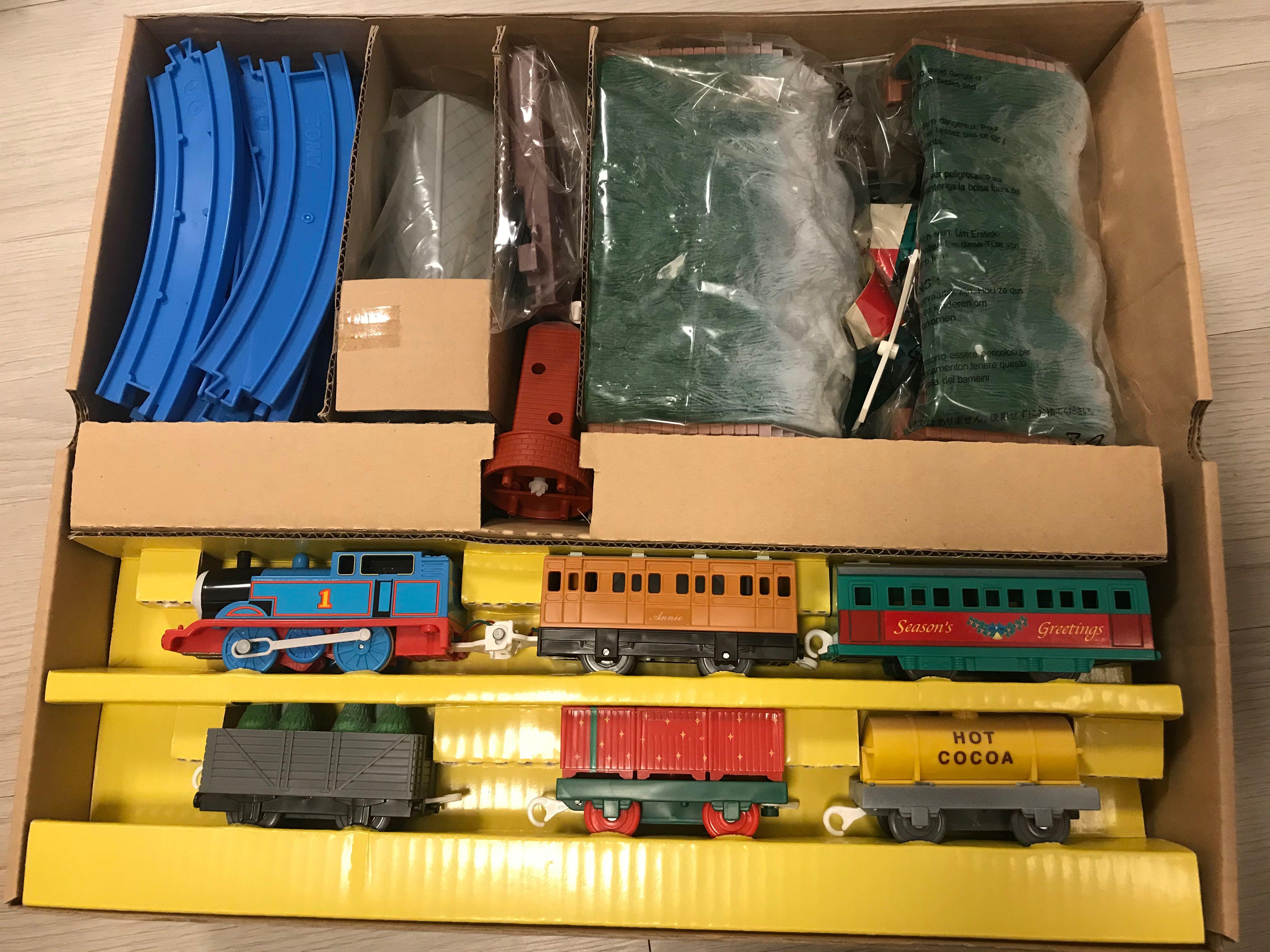 Tomy thomas shop holiday set