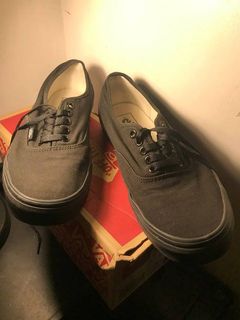 (Category: ) located in . Submitted by clothesfroms (Listing ID 1090805494, Image 1). Description: .