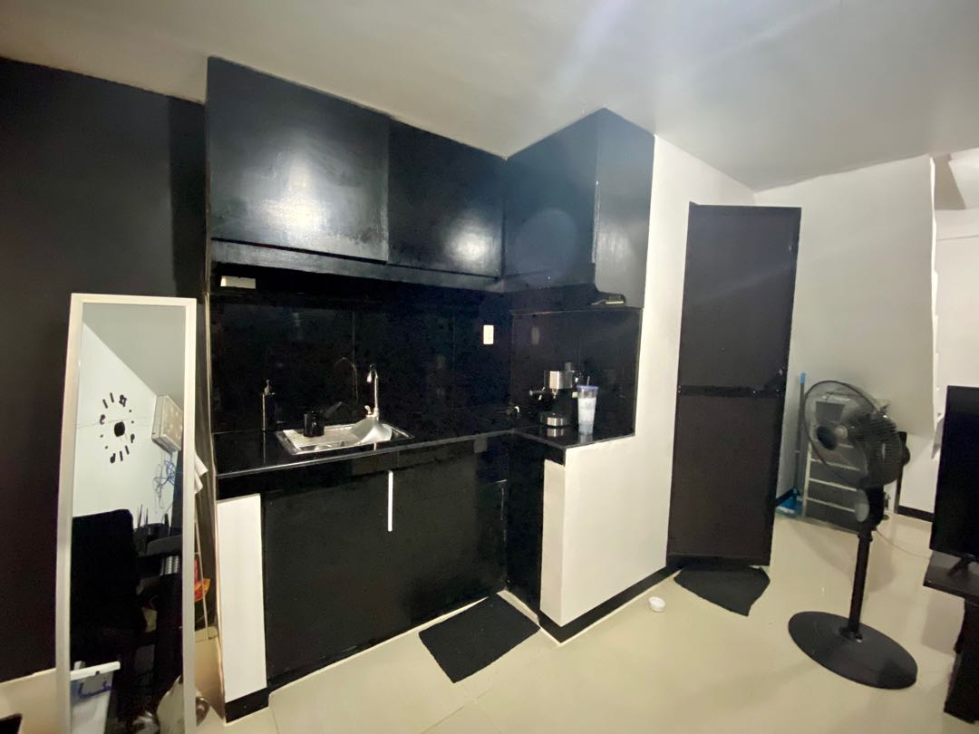 (Category: ) located in . Submitted by blankedwalls (Listing ID 1085501318, Image 1). Description: .